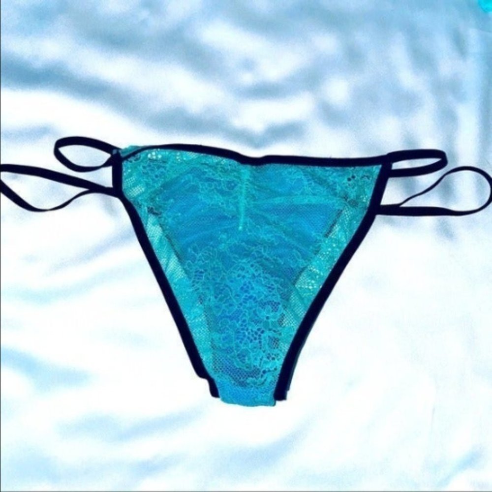 Victoria's Secret Very‎ Sexy Itsy Mini Small